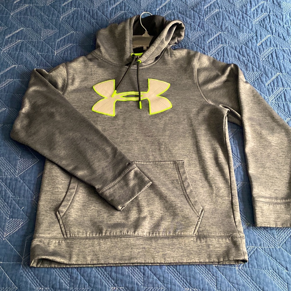 Grey under Armour hoodie